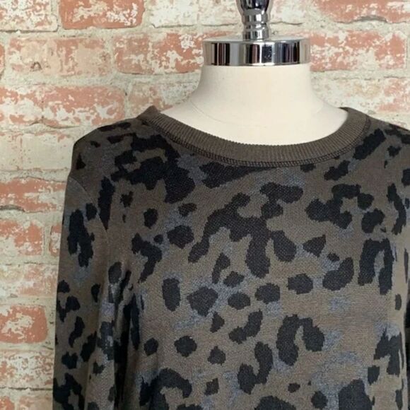 JOHN + JENN EVEREVE LEOPARD PRINT SWEATERDRESS SIZE MEDIUM - Picture 6 of 10
